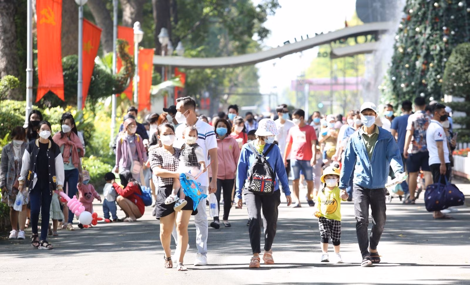 Người dân và du khách thường đến Thảo cầm viên Sài Gòn vào các dịp lễ, Tết.