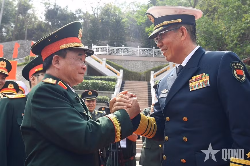Thượng tướng Hoàng Xuân Chiến và Thượng tướng Đổng Quân tại Lễ tiễn.