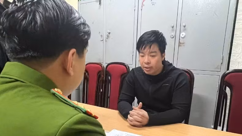 Đối tượng Đỗ Huy Hoàng tại cơ quan Công an.