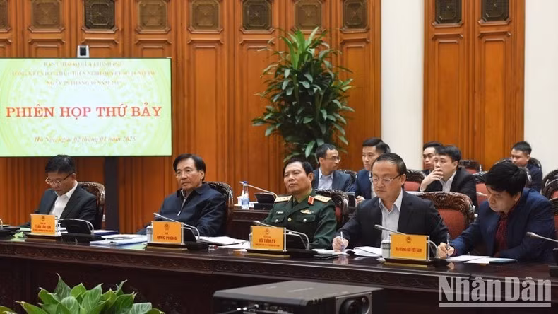 Các thành viên Chính phủ, lãnh đạo các bộ, ngành Trung ương là thành viên Ban Chỉ đạo tham dự Phiên họp. (Ảnh: TRẦN HẢI)
