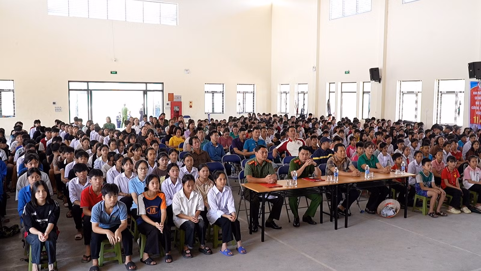 toan-canh-buoi-tuyen-truyen-3166.jpg