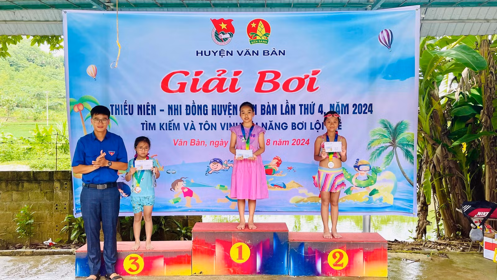 bơi 4.jpg