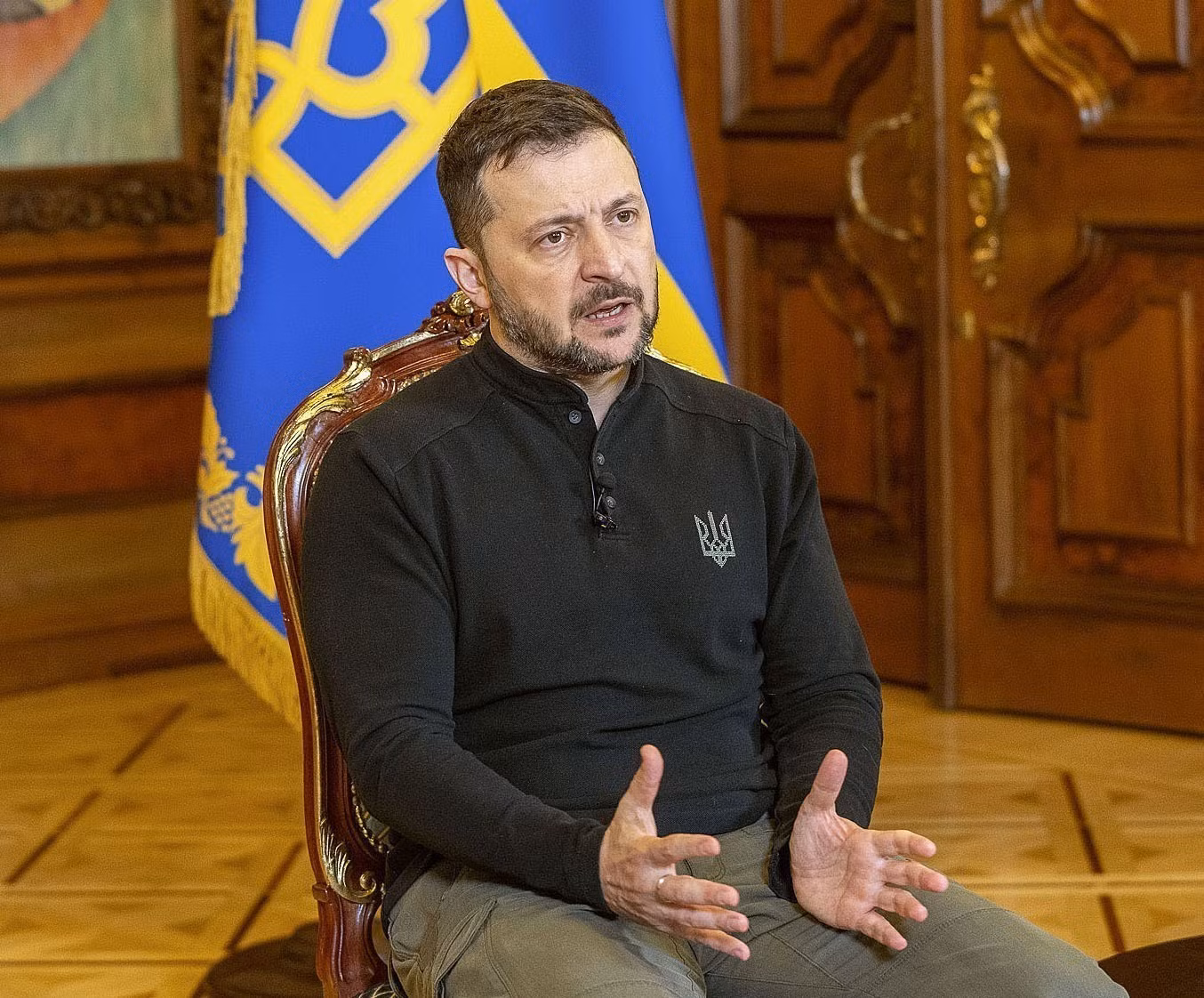 Tổng thống Ukraine Volodymyr Zelensky trả lời phỏng vấn hãng tin Kyodo của Nhật Bản ngày 1/12/2024. Ảnh: Kyodo/TTXVN