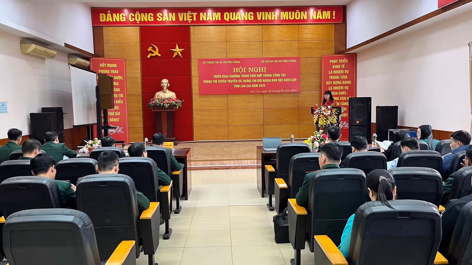 quang-canh-hoi-nghi.jpg