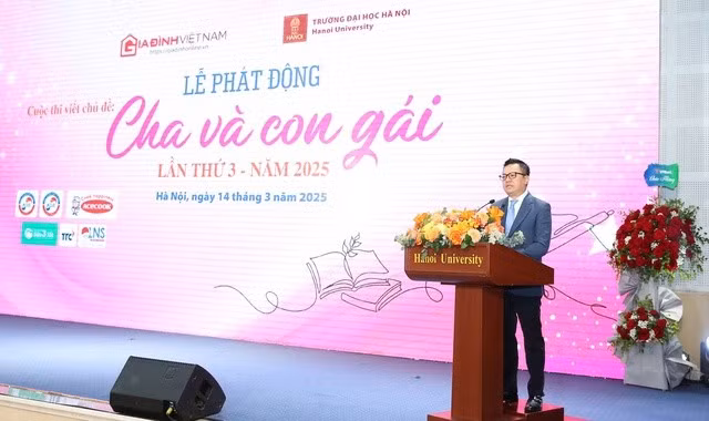 Ông Lê Quốc Minh - Ủy viên Trung ương Đảng, Tổng Biên tập Báo Nhân Dân, Phó Trưởng Ban Tuyên giáo và Dân vận Trung ương, Chủ tịch Hội nhà báo Việt Nam chia sẻ tại lễ phát động.