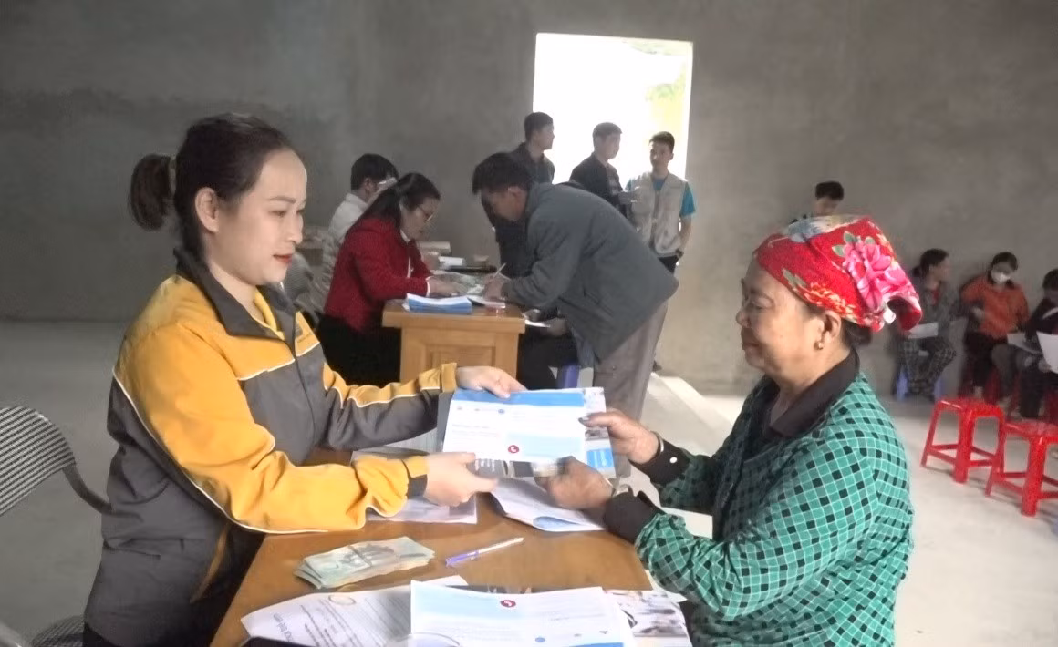 unicef-trao-ho-tro-tan-tay-cac-ho-dan.jpg
