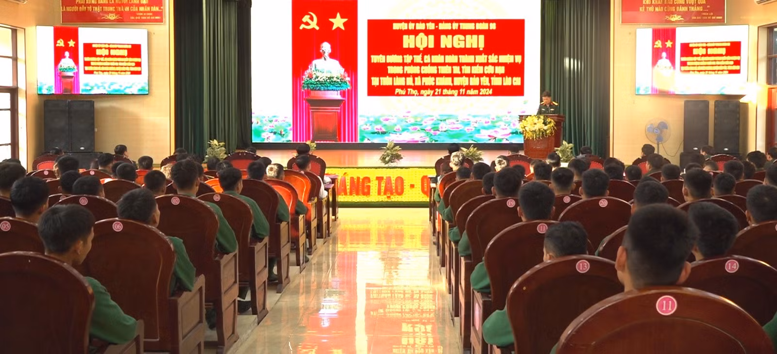 quang-canh-buoi-gap-mat.jpg