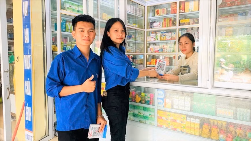 Tuổi trẻ Hà Tĩnh tích cực triển khai phong trào “Bình dân học vụ số”.