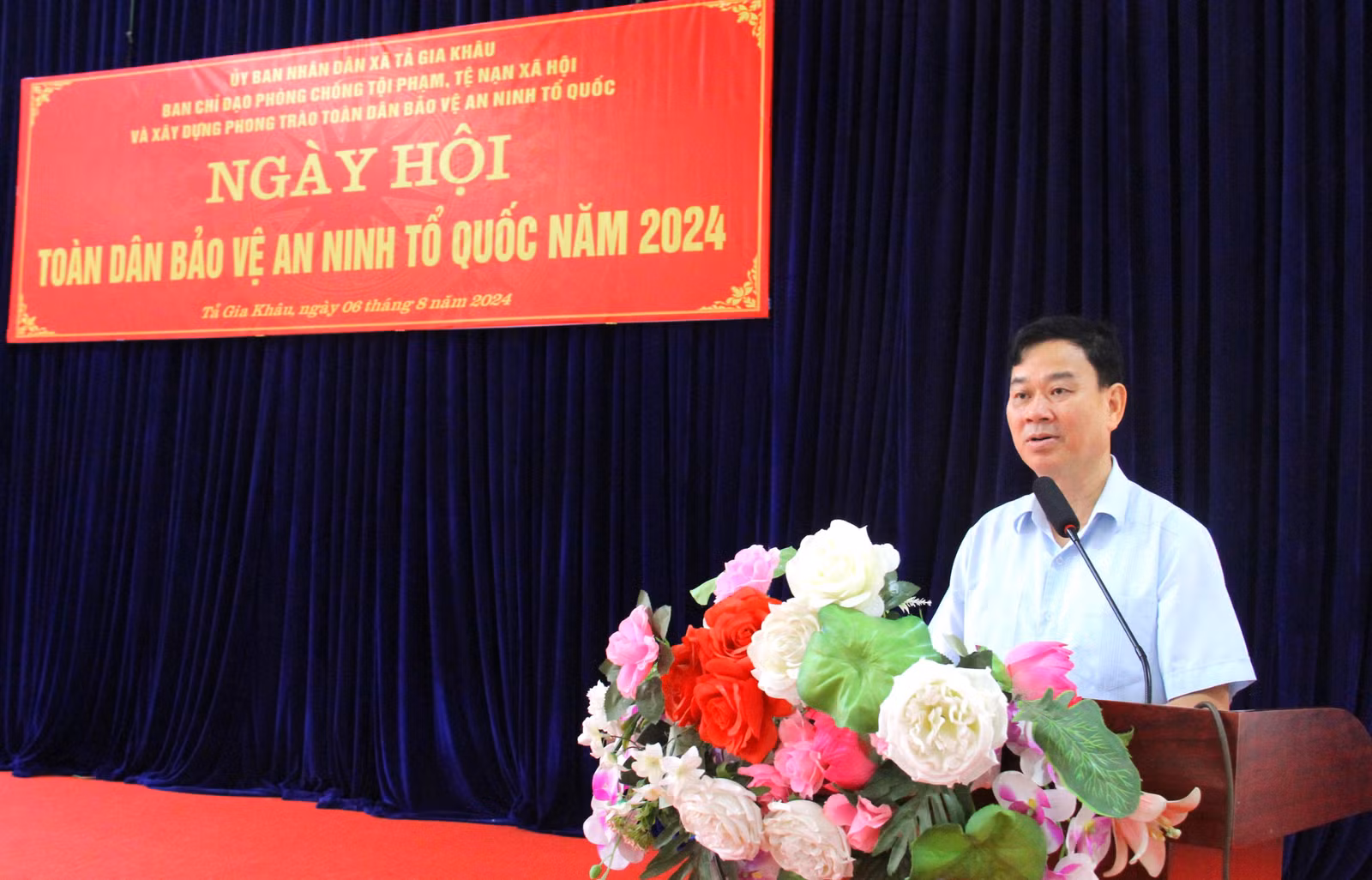 Đồng chí Vũ Văn Cài, Phó Chủ tịch Thường trực HĐND tỉnh phát biểu tại ngày hội.