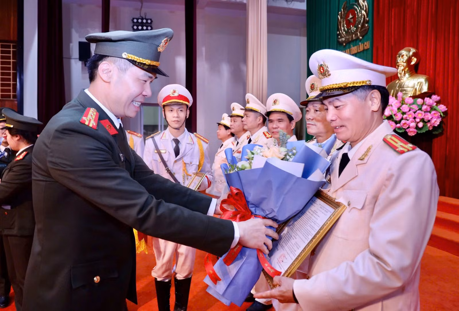 gd-cat-trao-quyete-dinh-cho-cac-dc-huu-tri-1.jpg