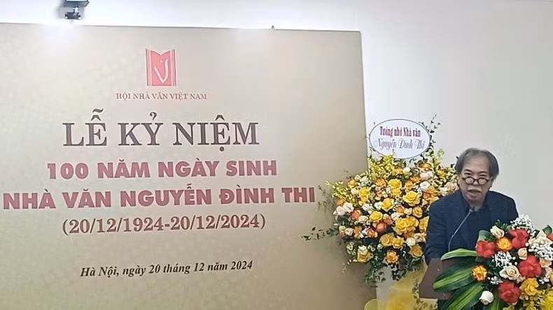 Chủ tịch Hội Nhà văn Việt Nam Nguyễn Quang Thiều phát biểu tại buổi lễ.