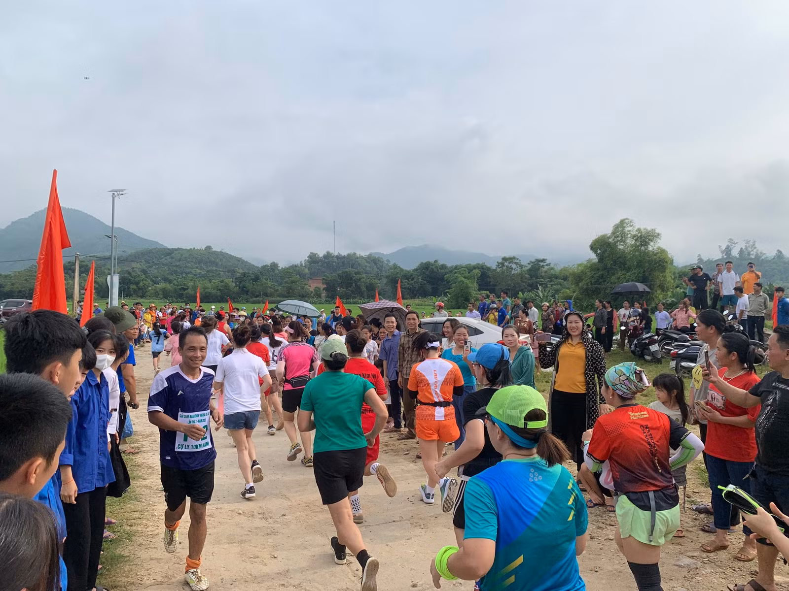 giai-chay-marathon-nghia-do-xanh-lan-thu-2-nam-2023-2321.jpg