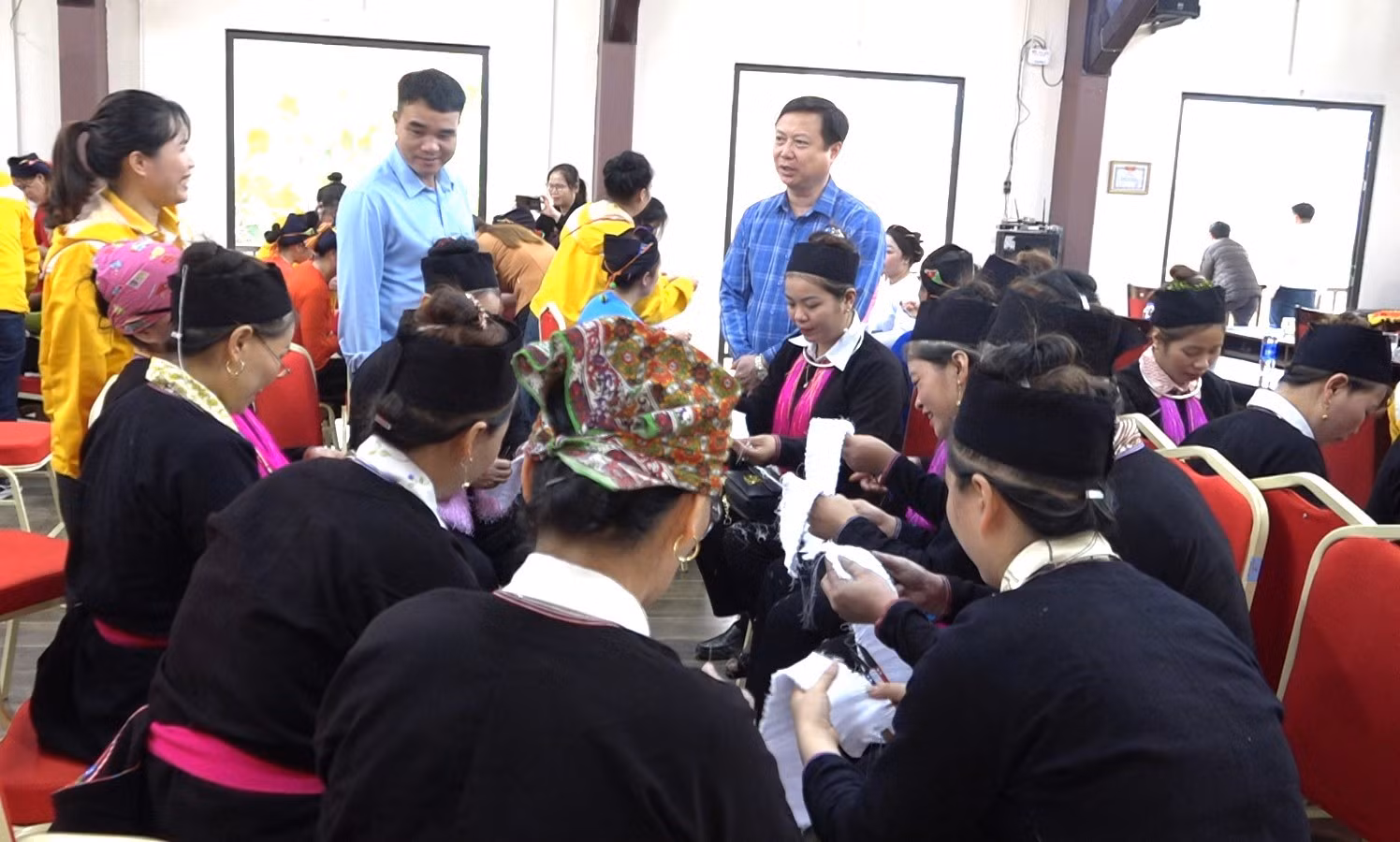 ngay-sau-le-khai-giang-cac-hoc-vien-buoc-vao-buoi-hoc-dau-tien.jpg