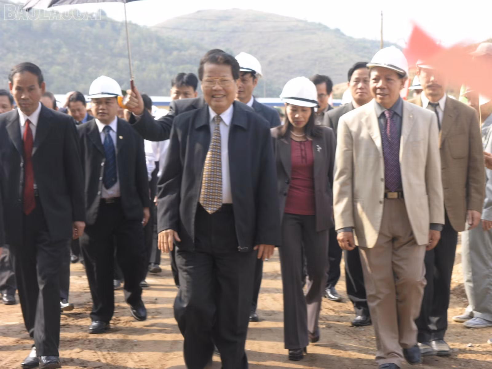 baolaocai-tl_anh-chu-tich-nuoc-tham-nha-may-tuyen-dong-sin-quyen.jpg