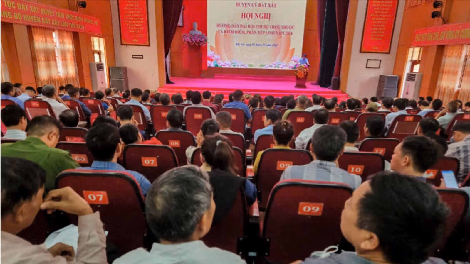 quang-canh-hoi-nghi-3135.jpg
