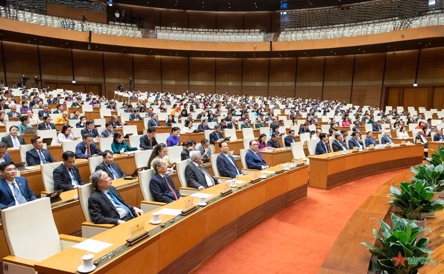 Các đồng chí lãnh đạo, nguyên lãnh đạo Đảng, Nhà nước cùng các đại biểu Quốc hội dự phiên bế mạc.