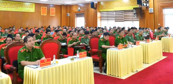 Đại biểu dự Hội nghị.