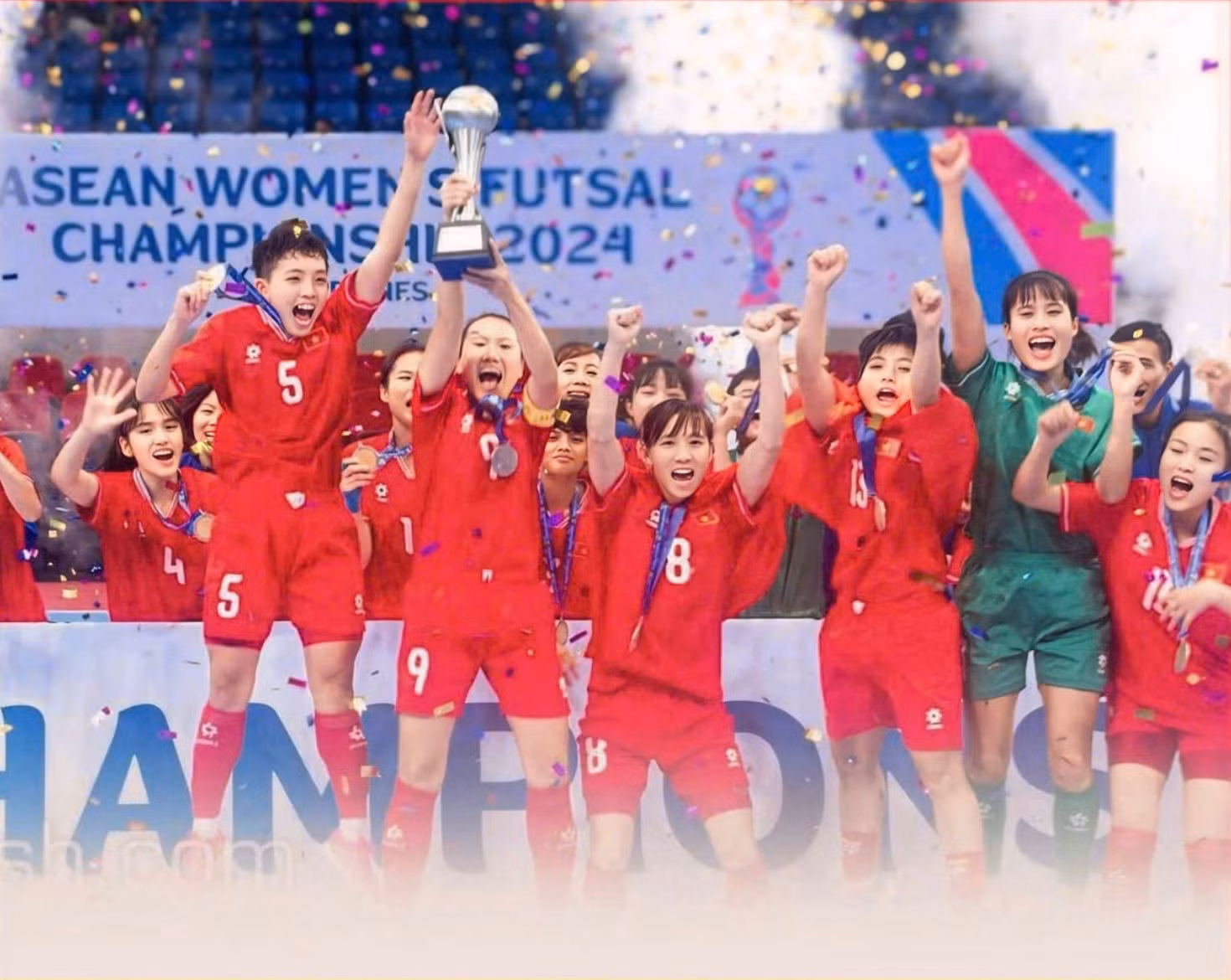 Đội tuyển futsal nữ Việt Nam nhận thưởng "khủng" sau chức vô địch Đông Nam Á. Ảnh: VFF
