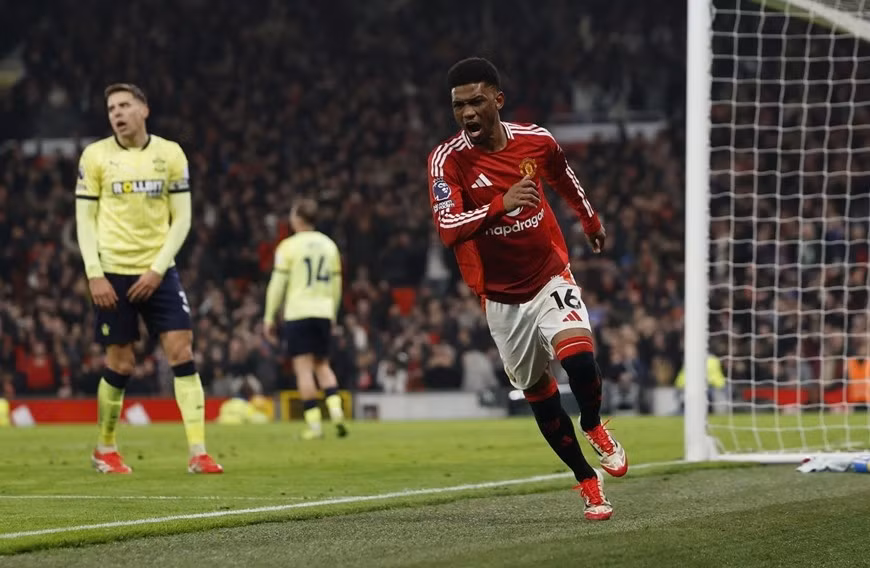 Amad Diallo ăn mừng bàn thắng vào lưới Southampton. Ảnh: Getty