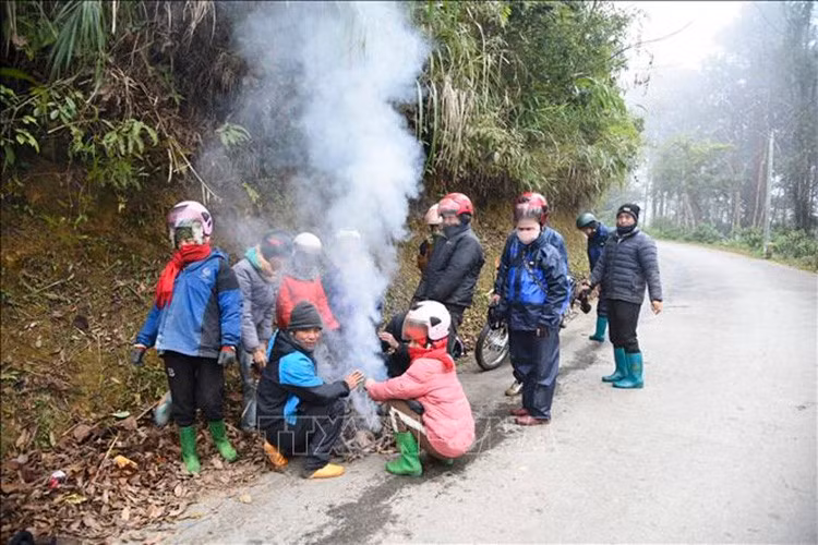 Bắc Bộ đêm và sáng trời rét. Ảnh: TTXVN