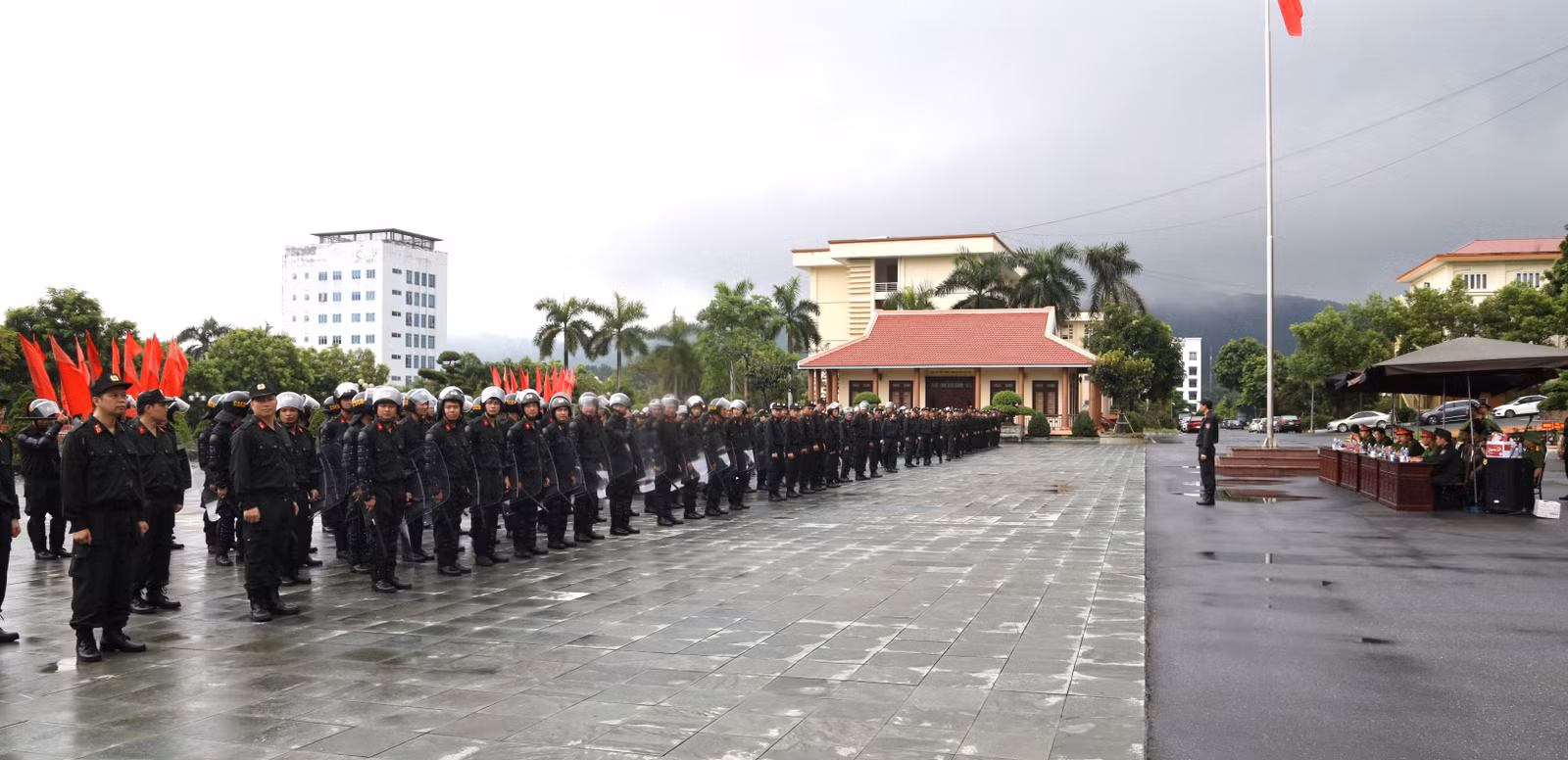 Trung đoàn dự bị động viên Công an tỉnh tại buổi kiểm tra..JPG