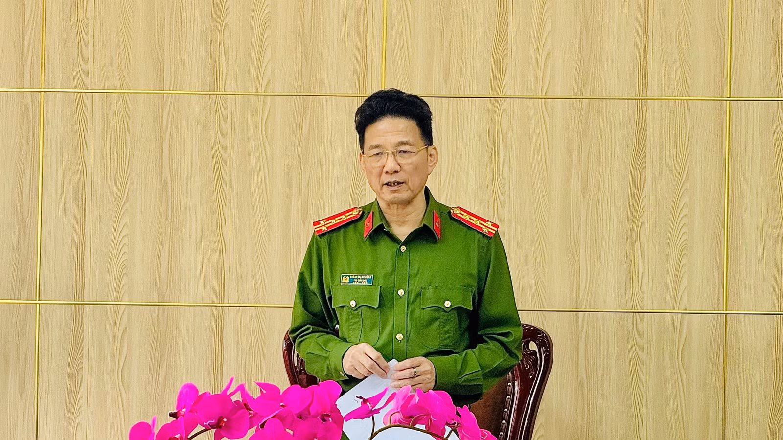 anh-2-dai-ta-hoang-manh-hung-pho-giam-doc-cong-an-tinh-thu-truong-co-quan-thi-hanh-an-hinh-su-truong-tieu-ban-chi-dao-dac-xa-cong-an-tinh-chu-tri-hoi-nghi.jpg