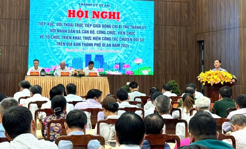 Thành ủy Dĩ An tổ chức hội nghị triển khai thực hiện công tác chuyển đổi số trên địa bàn năm 2024.