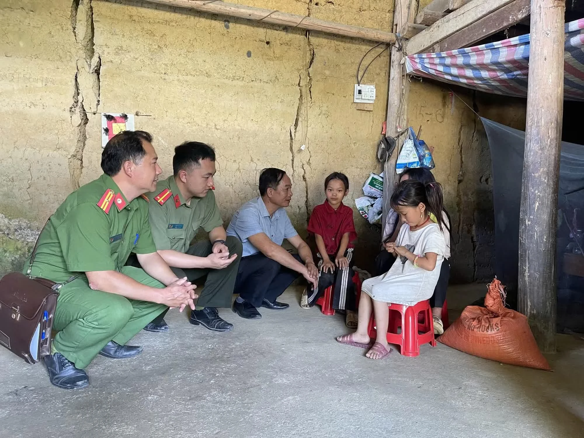 Công an tỉnh Lào Cai gần dân, gắn bó với địa bàn.