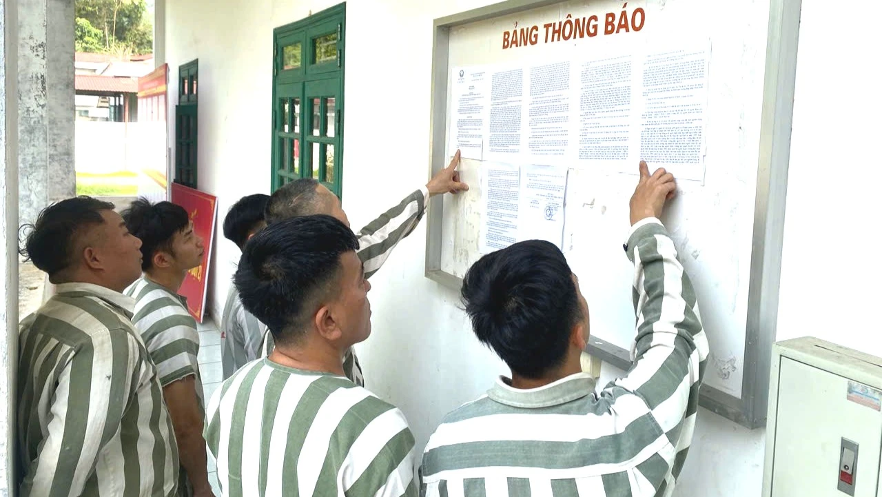 anh-5-cong-tac-dac-xa-duoc-niem-yet-cong-khai-va-trien-khai-tren-he-thong-loa-hang-ngay-1-1058.jpg