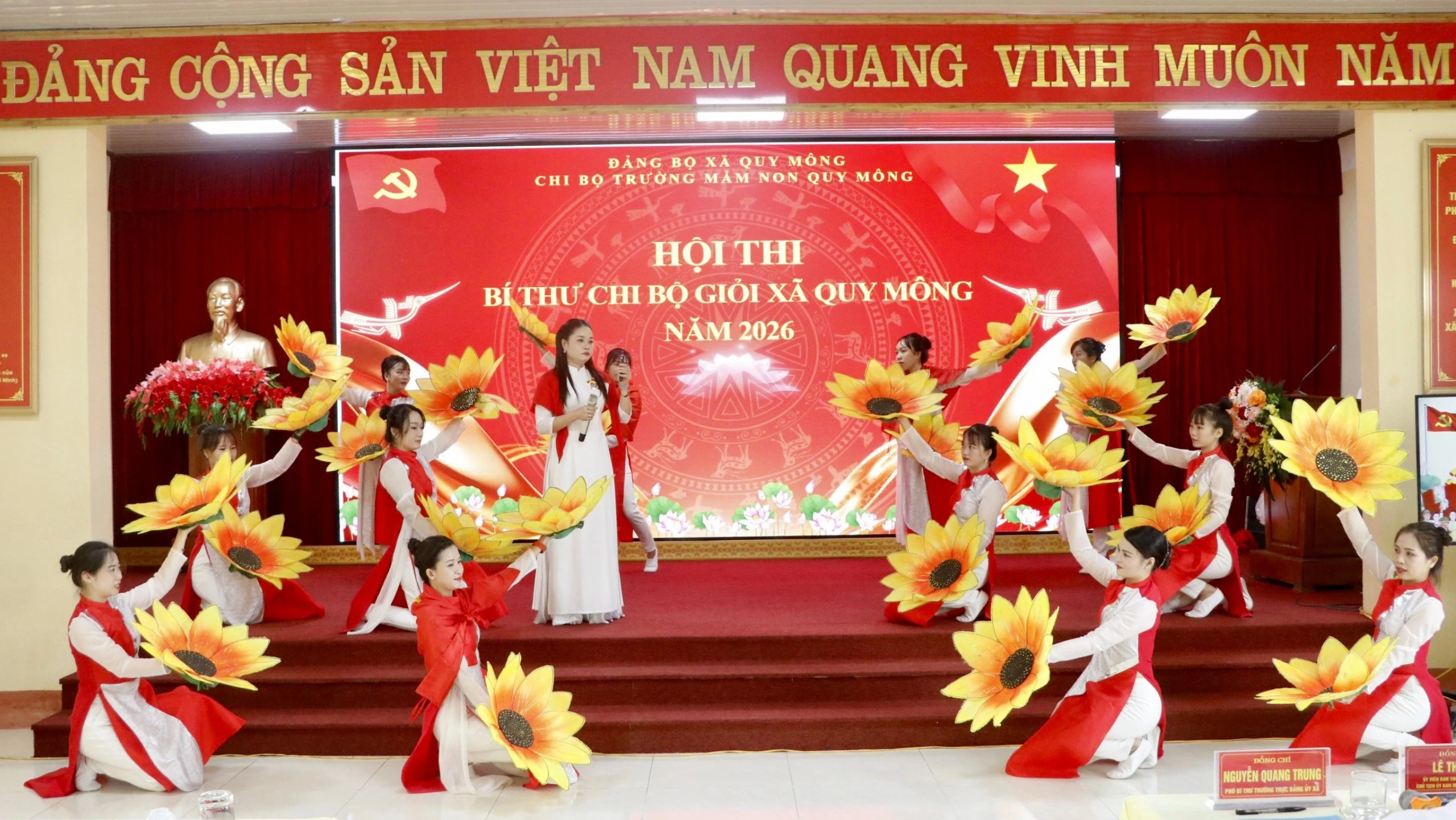 6-thi-sinh-tran-ngoc-chinh-tham-gia-phan-thi-thuyet-trinh-5701.jpg
