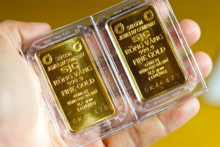 Giá vàng trong nước mất 5 triệu đồng/lượng chỉ trong buổi sáng.