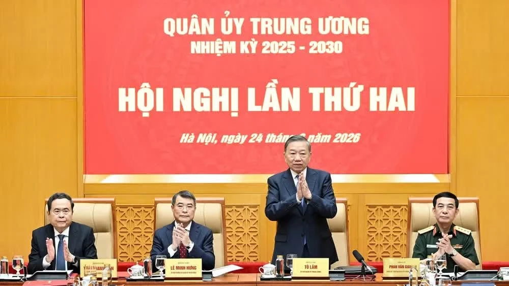 Tổng Bí thư, Chủ tịch nước Tô Lâm, Bí thư Quân ủy Trung ương và các đồng chí lãnh đạo Đảng, Nhà nước chủ trì Hội nghị Quân ủy Trung ương lần thứ hai, nhiệm kỳ 2025-2030. (Ảnh: ĐĂNG KHOA)