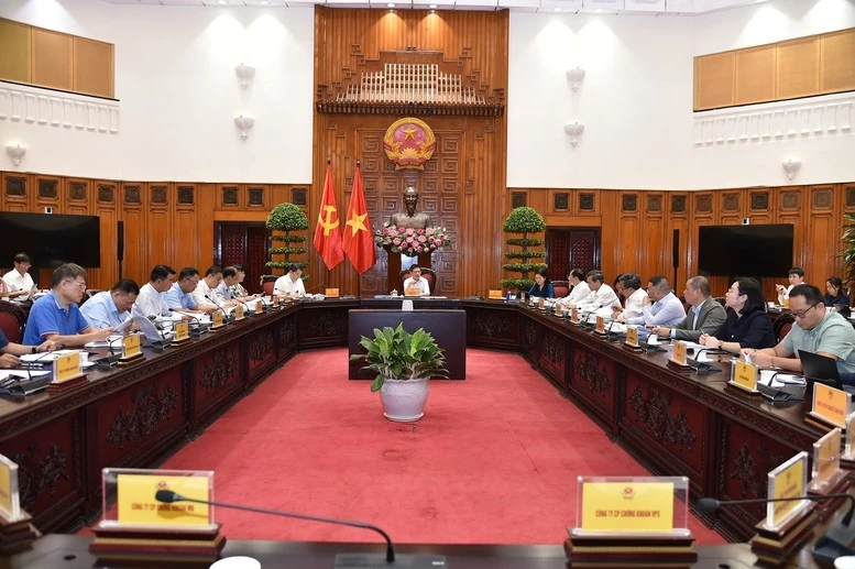 Phó Thủ tướng Chính phủ Hồ Đức Phớc họp với các bộ, ngành, hiệp hội, doanh nghiệp chứng khoán, bất động sản về dự án Luật Thuế thu nhập cá nhân (thay thế).