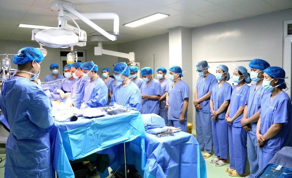 Nén chặt nỗi đau, gia đình nam thanh niên 17 tuổi đã quyết định hiến tạng của người thân, hồi sinh 4 cuộc đời khác.