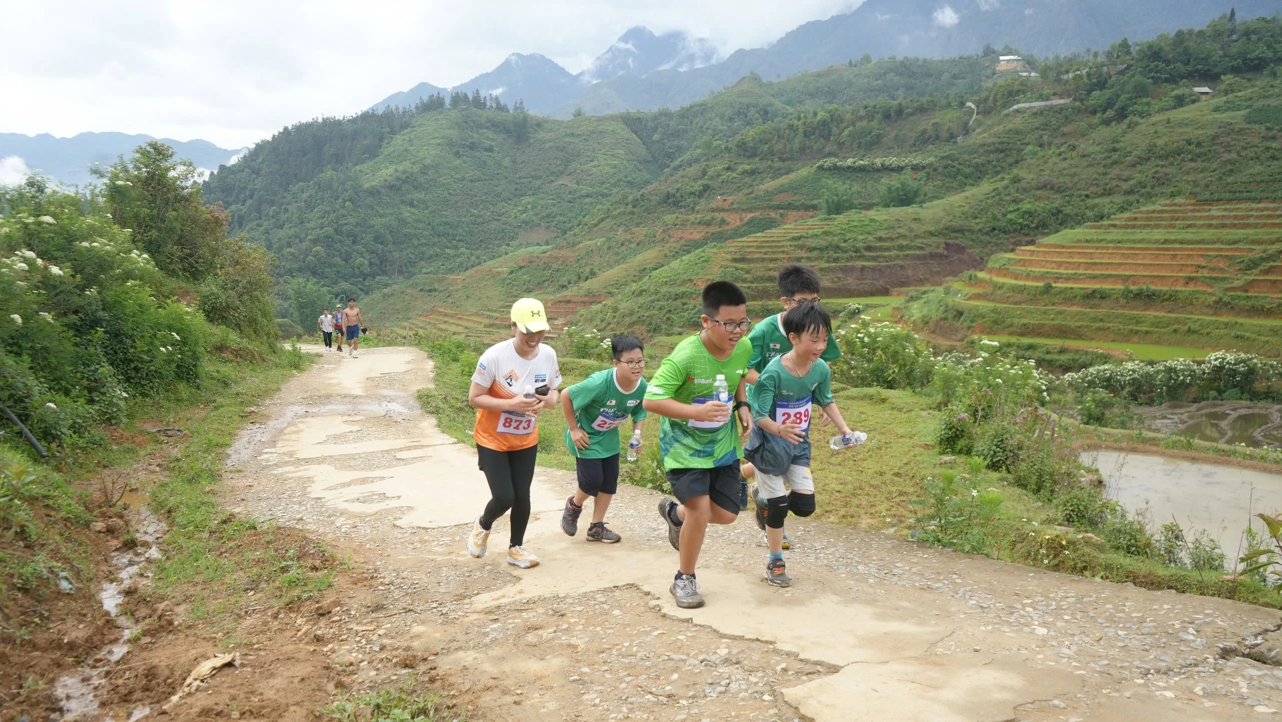 nhieu-vdv-vien-nhi-cung-tham-gia-tranh-tai-o-noi-dung-8km.jpg