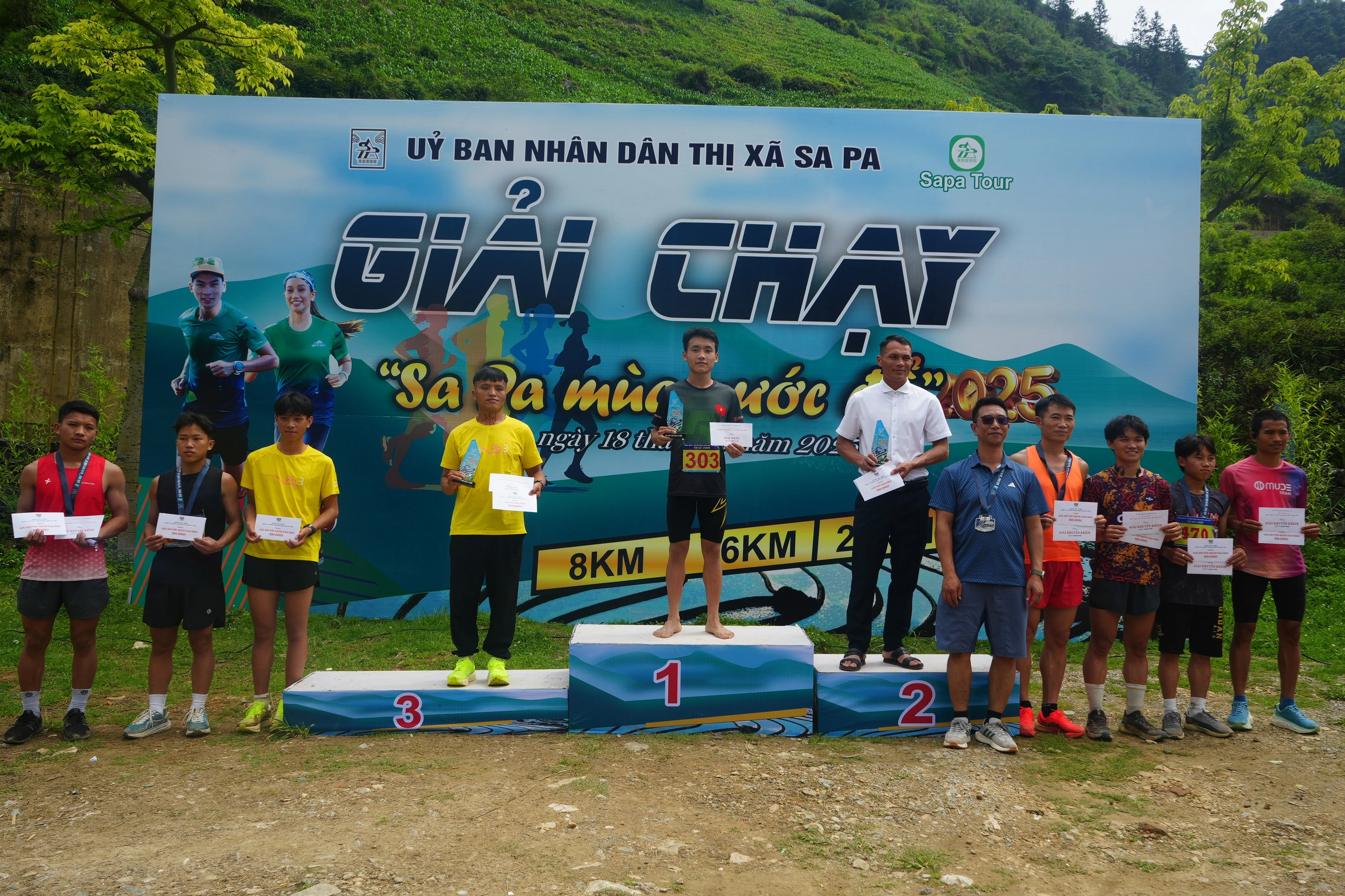 trao-giai-cho-noi-dung-nam-16-km.jpg