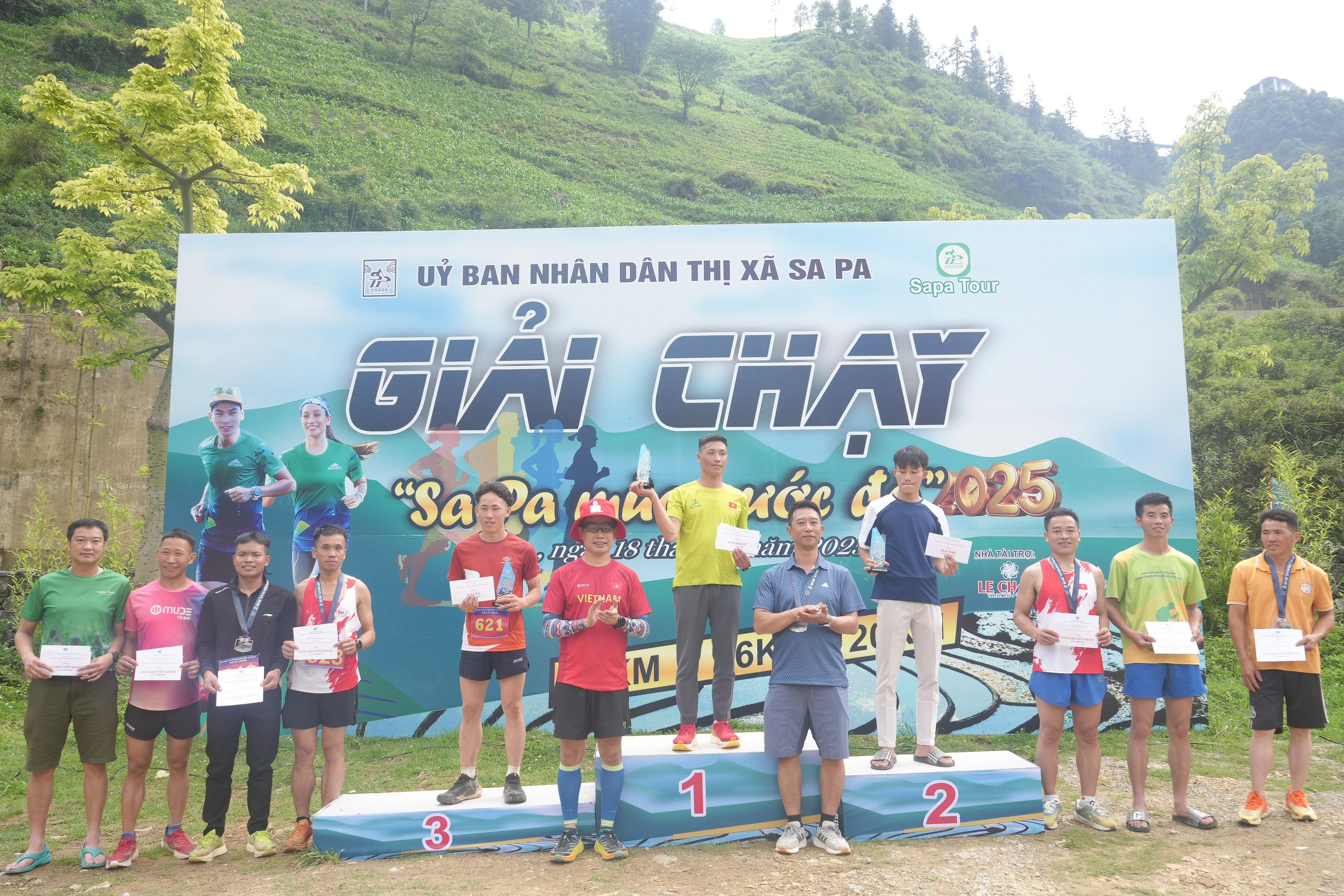 trao-giai-cho-noi-dung-nam-noi-dung-20-km.jpg