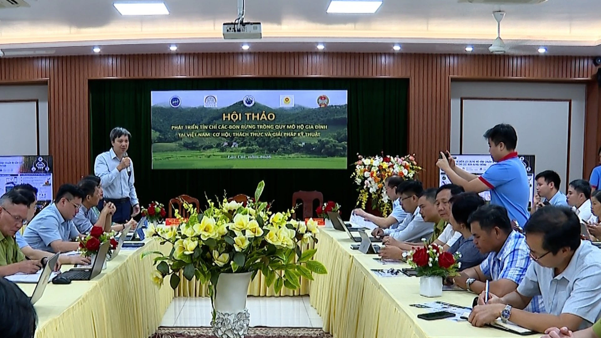 thao-luan.jpg
