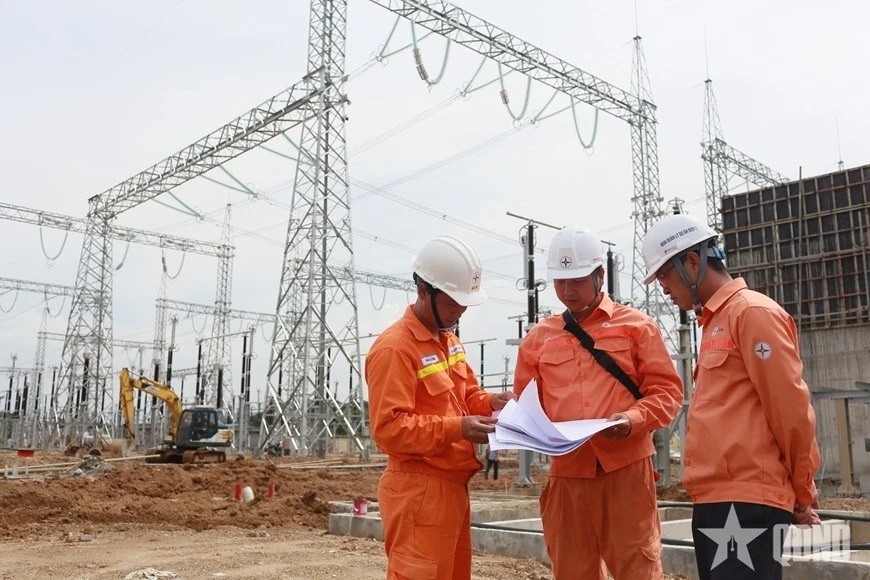 Trạm biến áp 500kV Lào Cai - "Trái tim" của dự án, sẵn sàng đóng điện kỹ thuật vào ngày 19-8-2025.