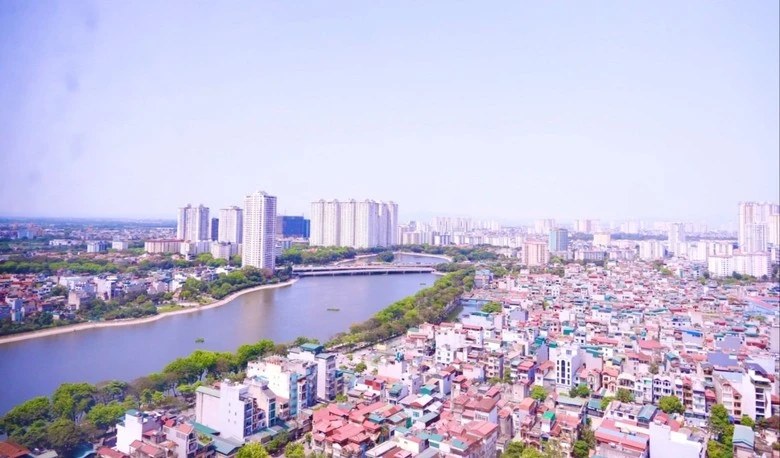 Theo Quy hoạch tổng thể Thủ đô Hà Nội tầm nhìn 100 năm, Hà Nội định hướng phát triển theo mô hình đô thị "đa tầng - đa cực - đa trung tâm", hướng tới thành phố toàn cầu.