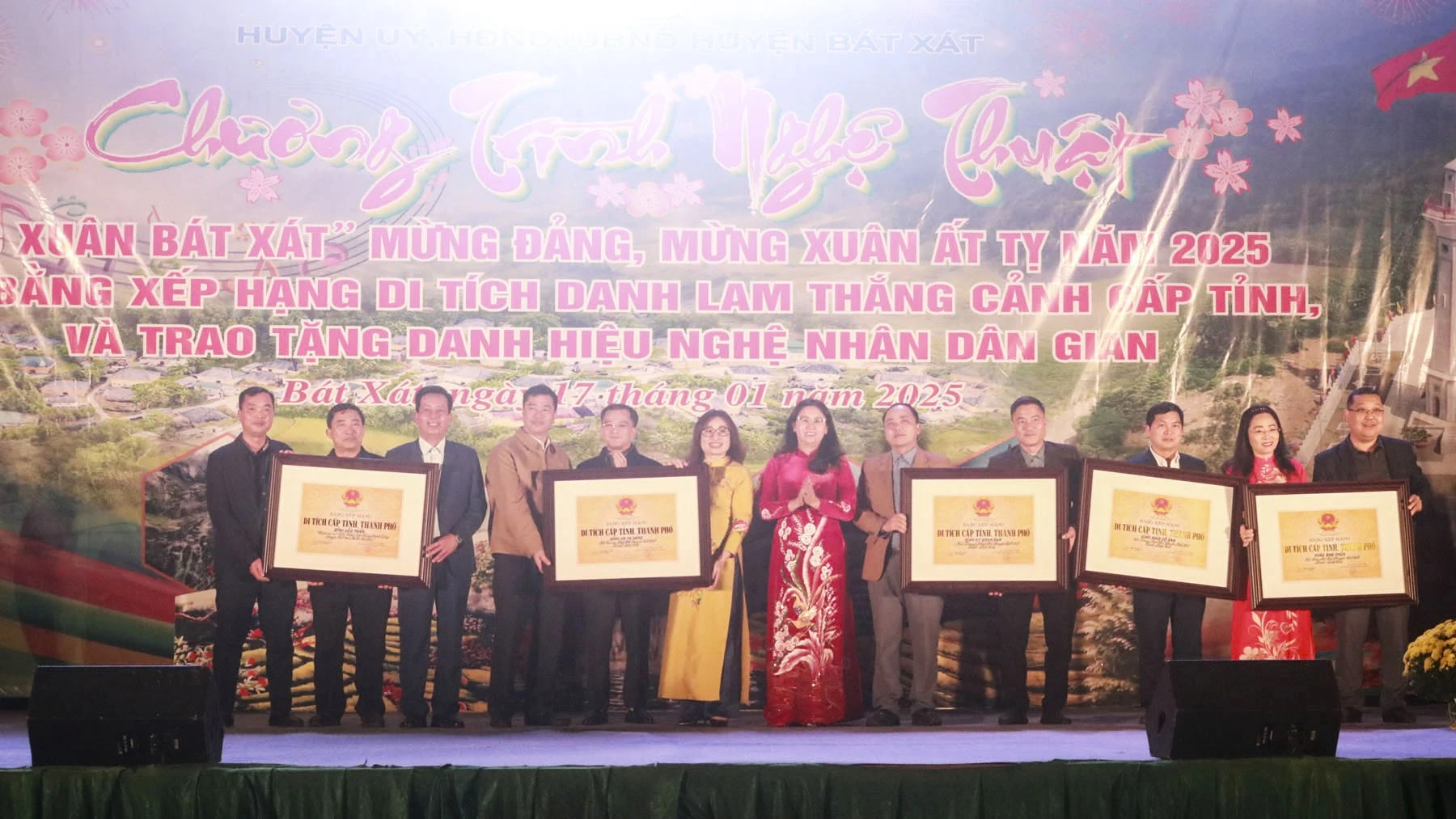 trao-bang-cong-nhan-5-di-tich-danh-lam-thang-canh-cap-tinh-cho-huyen-bat-xat.jpg