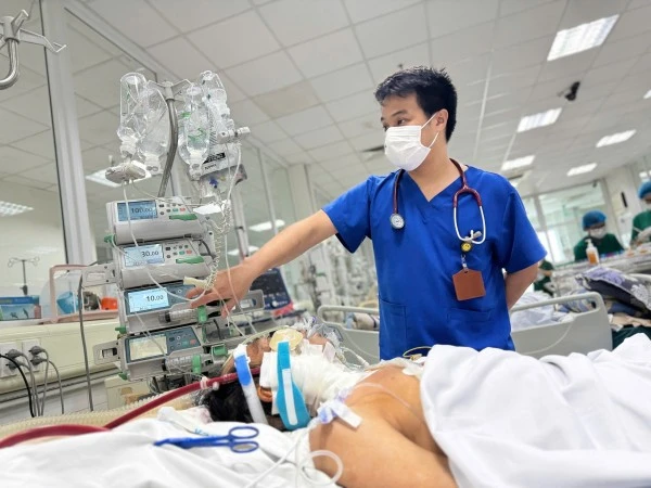 Bệnh nhân mắc cúm rất nặng phải thở máy.