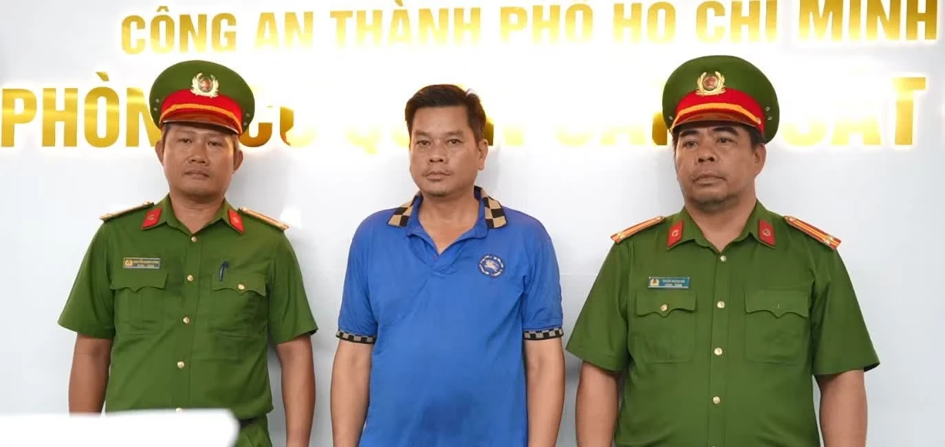 Đối tượng Nguyễn Văn Đỏ sống chủ yếu tại Campuchia, là kẻ cầm đầu đường dây.
