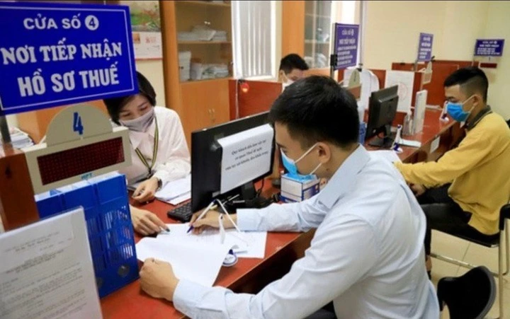 Theo nhiều chuyên gia, mức giảm trừ gia cảnh hiện nay không còn phù hợp với điều kiện kinh tế và mức sống của người dân, cần nâng lên ít nhất 18 triệu đồng/tháng.