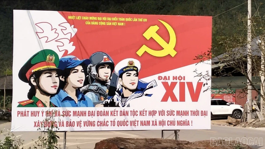 baolaocai-br-pa-no-kho-lon-duoc-dia-phuong-bo-tri-pr-noi-de-thay-va-de-quan-sat.jpg