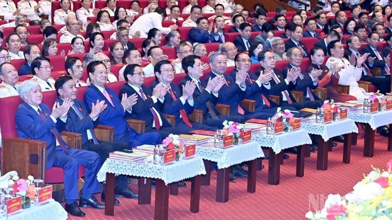 Tổng Bí thư Tô Lâm, Chủ tịch nước Lương Cường, Thủ tướng Chính phủ Phạm Minh Chính, Chủ tịch Quốc hội Trần Thanh Mẫn cùng các đồng chí lãnh đạo, nguyên lãnh đạo Đảng, Nhà nước dự buổi lễ.