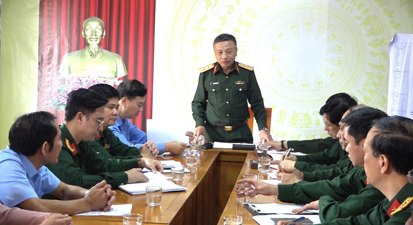 trung-tuong-le-quang-minh-pho-chu-nhiem-tong-cuc-chinh-tri-quan-doi-nhan-dan-viet-nam-phat-bieu-tai-buoi-kiem-tra.jpg