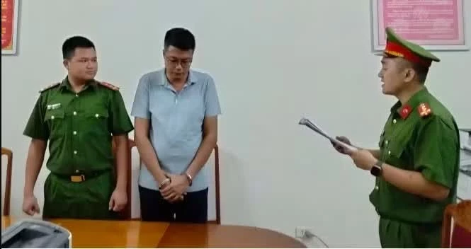 Công an tỉnh Phú Thọ thi hành quyết định khởi tố, bắt bị can để tạm giam đối với Vũ Công Giang.