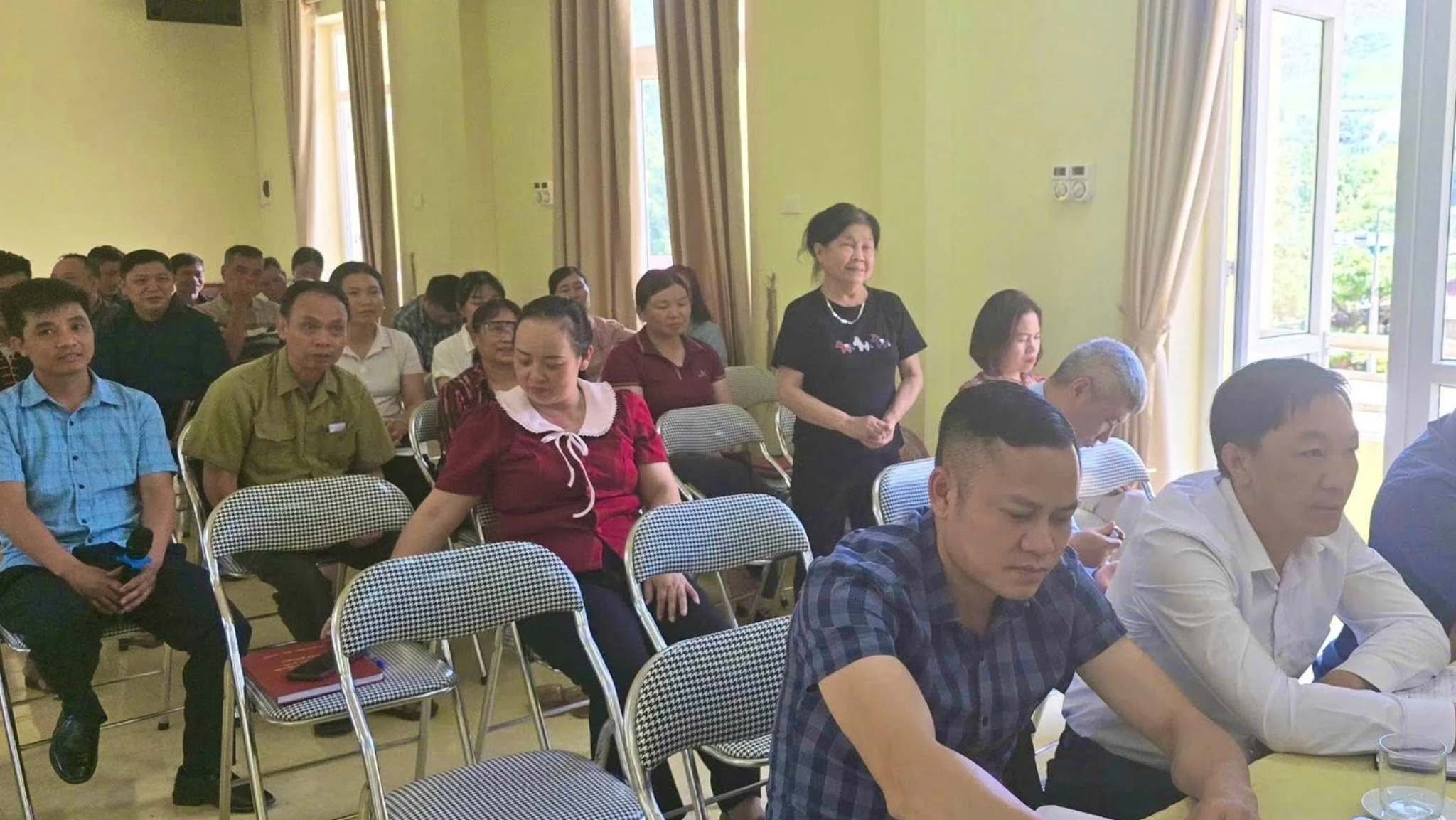 xa-to-chuc-lay-y-kien-rong-rai-trong-nhan-dan-2616.jpg