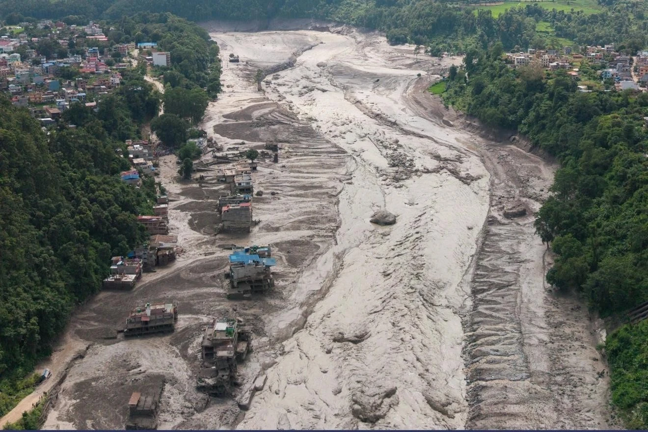 Bộ trưởng Tài chính Nepal Swarnim Wagle ước tính, nước này sẽ cần ít nhất vài tỷ USD để khắc phục hậu quả nghiêm trọng do lũ quét gây ra. Ảnh: Reuters